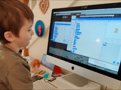 Coder Raffael beim virtuellen CoderDojo @home im ersten Lockdown 2020 